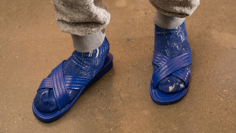 Illustration for article titled A Fool-Proof Guide to Wearing Socks with Sandals: Don't